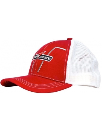 BONE VERMELHO E BRANCO COM FUNDO DE REDINHA